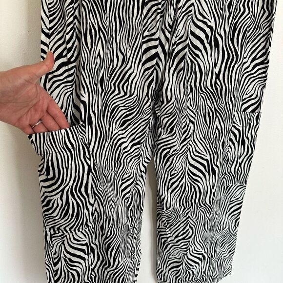 Michael Michael Kors Women’s Linen Blend Zebra Print Drawstring Cargo Pocket Tro - Picture 8 of 11